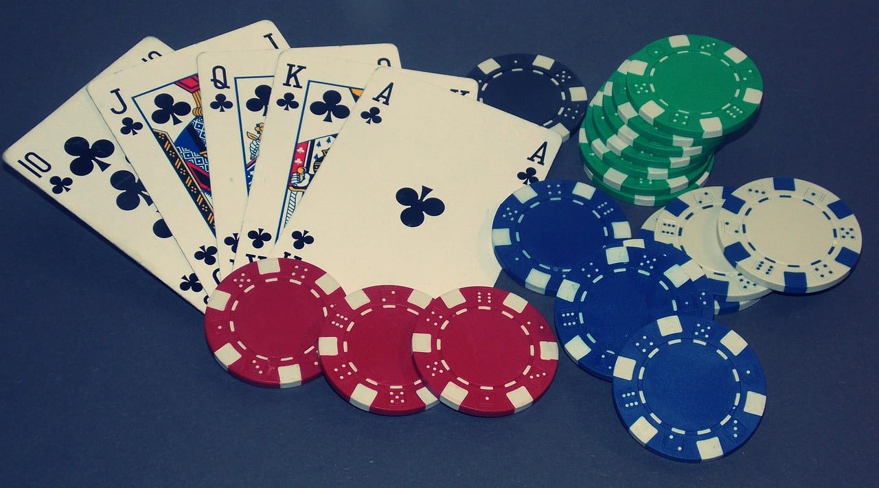 Live casino baccarat table win result on topwin mobile platform